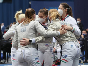 Olimpiai résztvevő a magyar női kardcsapat! Fotó: Tumbász Hédi