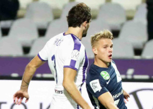 Biben Barnabás (jobbra) egyre több játéklehetőséghez jut az MTK felnőtt csapatában  Forrás: MTK Budapest