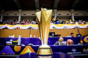 Debrecenben talál gazdára az U19-es lányok vb-trófeája Forrás: fiba-com