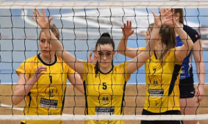 A 17 éves Kump Alíz (5) még marad Kaposváron Forrás: hunvolley.hu