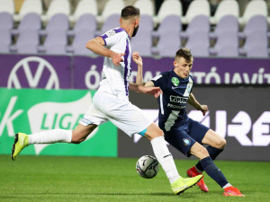 Schön Szabolcs (sötétben) kilencedik gólját szerezte az idei kiírásban. Forrás: mtklabdarugas.hu