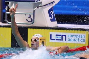 Kós Hubert junior-világcsúcsával ismét nagyot robbantott 200 m vegyesen Forrás: Magyar Úszó Szövetség