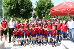 A Vasas U12-es, aranyérmes csapata Forrás: Vasas Kubala Akadémia