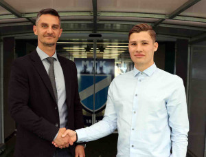 Kata Mihály (jobbra) továbbra is kék-fehérben láthatjuk Forrás: mtkbudapest.hu