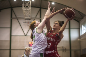 Kuncz Petra a magyar csapat legeredményesebbjeként 18 ponttal zárt az írek ellen Forrás: FIBA.Basketball