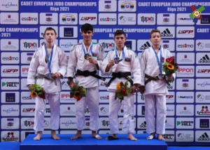 Kollár Sebestyén (jobb szélen) bronzérmes lett Rigában Forrás: EJU