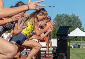 A sprinter lányok is rajthoz állnak (balról: Mészáros Luca, Kocsis Luca, Sulyán Alexa) Fotó: Pesti János