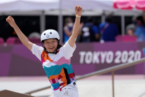 A japán gördeszkás, Nisija Momidzsi (13 évesen és 330 naposan) minden idők második legfiatalabb női olimpiai bajnoka lett Fotó:MTI/AP/Ben Curtis
