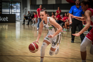 Boros Júlia Forrás: hunbasket.hu