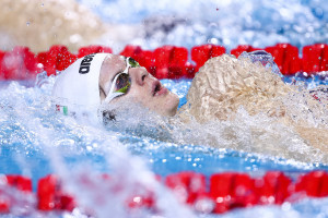 Kós Hubert nyerte a 200 m hátat a budapesti vk-versenyen Forrás: Magyar Úszó Szövetség