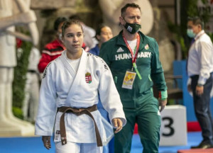 Özbas Szofi és edzője, Toncs Péter Forrás: IJF