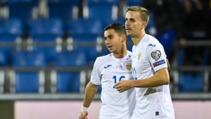 Enes Sali (balra) 15 évesen lett válogatott Forrás: EPA/GIAN EHRENZELLER 