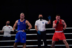 Kiss Levente (jobbra) nagy meccsen nyert a felnőtt ob döntőjében Forrás: boxing.hu