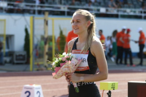 Molnár Janka előbb 56.17-re, majd 56.03-ra javította a 400 méteres gátfutás hazai U23-as csúcsát Forrás: atletika.hu