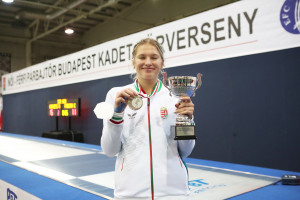 Kamilla a budapesti körversenyen szerzett ezüstéremmel nagy lépést tett a világversenyek felé Forrás: Magyar Vívószövetség