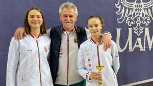 Papp Jázmin, a válogatott edző Kreiss Gábor és Kollár Anna Forrás: hunfencing.hu