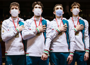 Az aranyérmes kadét tőrcsapat Fotó: Bizzi Team