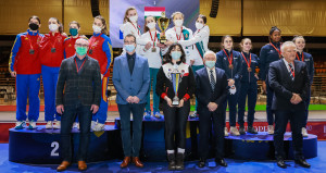 Magyar lányok a dobogó tetején Fotó: Bizzi Team