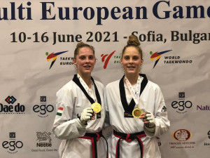 : Luana (jobbra) újfent aranyat nyert, Vivianát ezúttal sérülés akadályozta meg az éremszerzésben Forrás: wtftaekwondo.hu