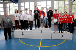 Az U10-es csapat ob  dobogósai Fotó: Juhász Ákos/minap.hu