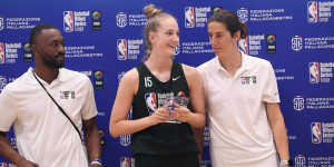 Toman Petra (középen) lett a legjobb védő a Basketball Without Borders Europe táborban Milánóban Forrás: Italbasket