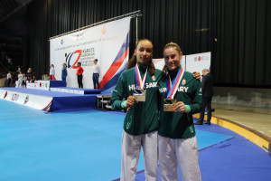 Baranyi Zsófia (jobbra) Eb-aranyat, Ilankovic Aleksandra ezüstöt nyert Prágában Forrás: wtftaekwondo.hu