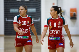 Koronczai Petra (balra) és Mérai Maja is sokat tehet a válogatott sikerességéért a celjei vb-n Forrás: Nemzeti Kézilabda Akadémia