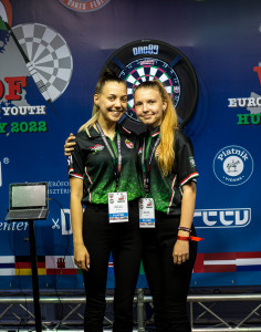 Kovács Tamara és Turai Krisztina szombaton, a döntőben is nyilat ragad Forrás: Magyar Darts Szövetség