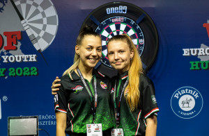 Kovács Tamara és Turai Krisztina aranyérmet szerzett a hazai utánpótlás Eb-n Forrás: Magyar Darts Szövetség