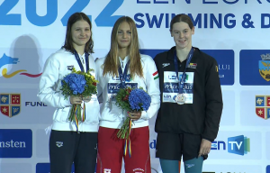 Dupla magyar siker született 100 m gyorson: Pádár (középen) arany-, Molnár (balra) pedig ezüstérmes lett