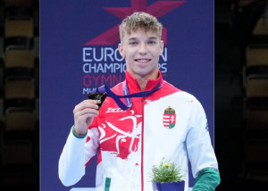 Molnár Botond a magyar férfi tornasport első összetett Eb-aranyérmese lett az ifjúsági korosztályban Fotó: Simone Ferraro / European Gymnastics