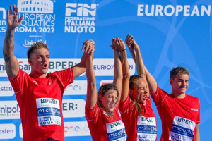Betlehem Dávid (jobb szélen) ezüstérmes a magyar négyessel a római Eb csapatversenyében Fotó: MTI/Czeglédi Zsolt