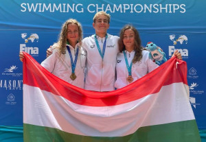 Fábián Bettina (balra), Betlehem Dávid és Szimcsák Mira főszereplésével kiemelkedtek a magyarok az U19-es mezőnyből Forrás: MÚSZ